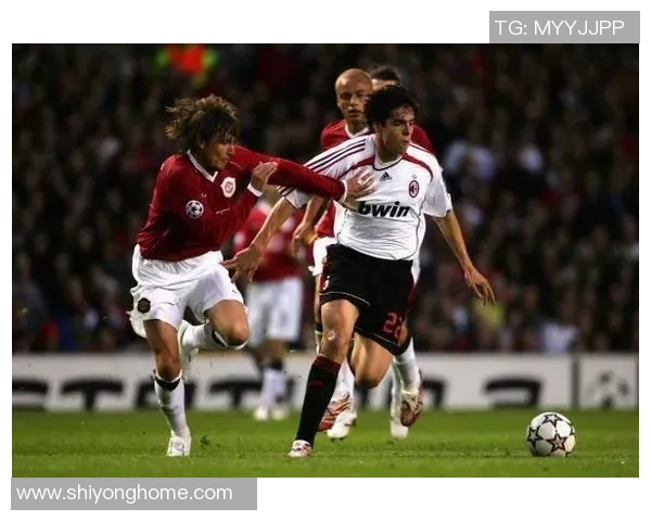 国际足球明星与女友的甜蜜生活揭秘与情感故事分享