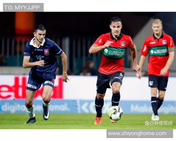 足球明星鹿特丹高清图片展示让你领略球场风采与魅力 足球明星鹿特丹高清图片展示让你领略球场风采与魅力